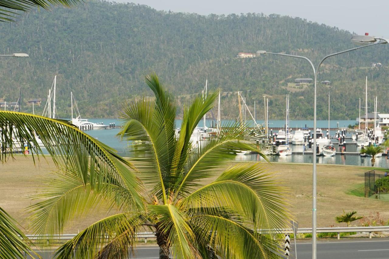 Airlie Seaview Apartments Airlie Beach Exterior foto